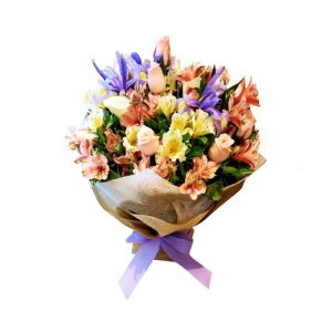 Bouquet Floral de Rosas con Iris